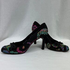 Stuart Weitzman Floral Boccaccio Ascot Silk Pumps with Leather Outsole, Size 6.5
